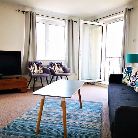 Marina Living With Parking, Balcony, Quiet And Secure Apartment Brighton ภายนอก รูปภาพ