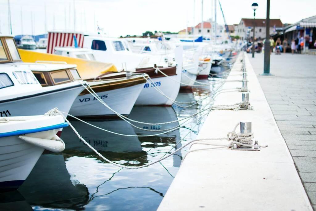 Marina Living With Parking, Balcony, Quiet And Secure Apartment Brighton ภายนอก รูปภาพ