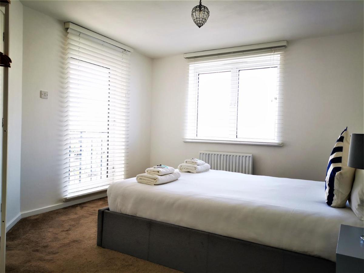 Marina Living With Parking, Balcony, Quiet And Secure Apartment Brighton ภายนอก รูปภาพ